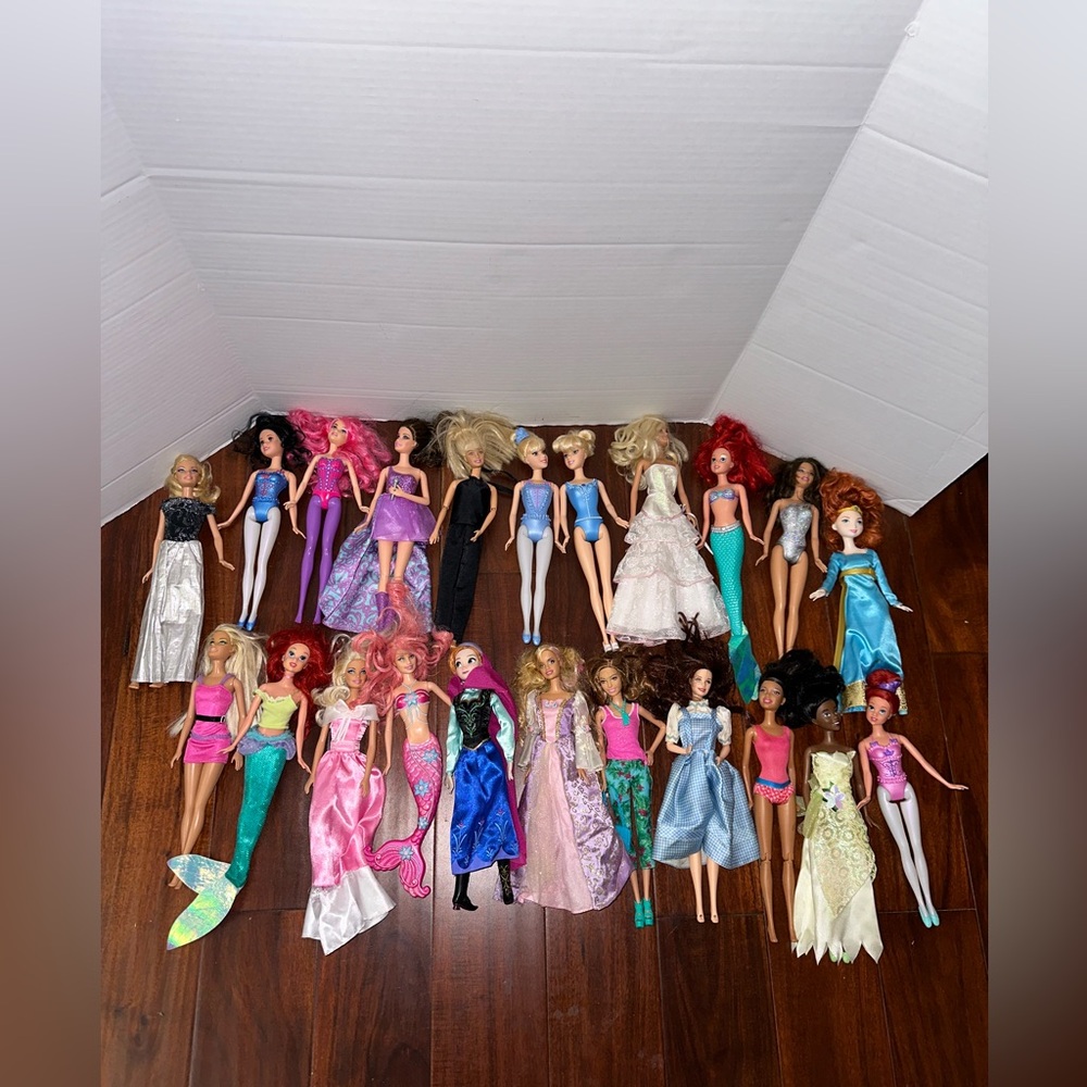Barbie and Disney Doll Estate Item Lot Of 22 Various Dolls Little Mermaid Bundle